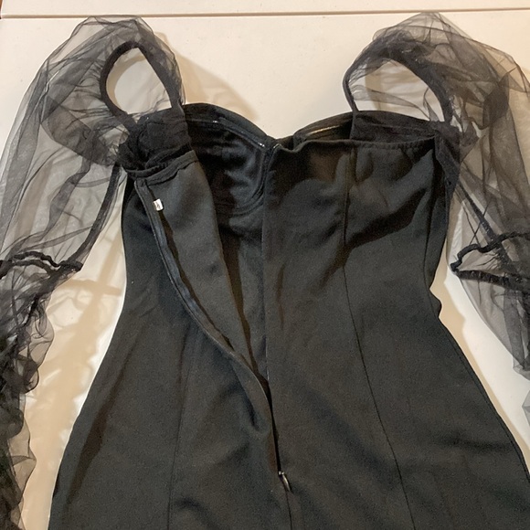 L'Vow Sexy, body con, Club Dress, sheer mesh long sleeve. Size, S - Picture 8 of 10